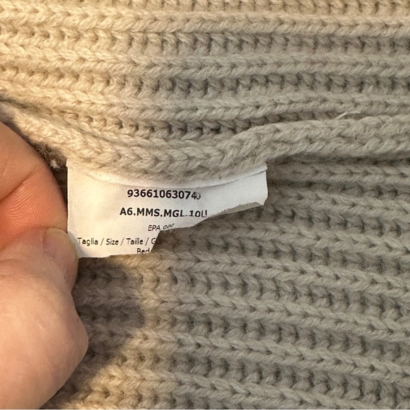 MaxMara Oversize V-Neck Cream Sweater - Picture 4 of 6